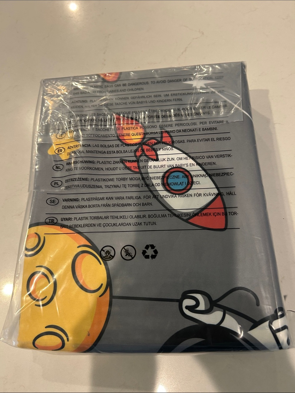 Kids' Space-Themed Fitted Sheet — Gray with Yellow & Red Accents